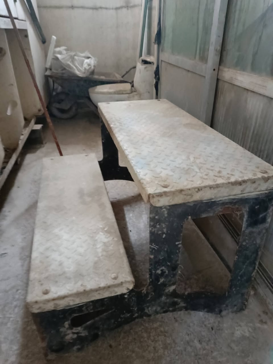 رحلة او مدرج او ستيج درجة وحدة 
نزل سعرك وتفضل خاص 
مابيع حديد كيلوات الي يحتاجه على وضعه ويخدمه يتفضل 
***********
