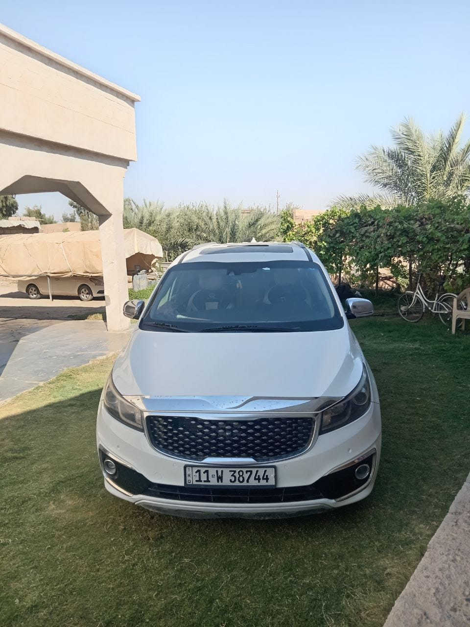 سلام عليكم
سيدونا موديل ١٦
فول فول بيها ثلاث  قطع بدون دواخل وايربكات
كامرات ٣٦٠ وحساسات
محرك وكير كفاله ما ممدود عليهن سبانه
ماشيه ٣٢٠ الف كيلو
بجم كبس سياره بسمي
سعرها ١٧٥
. مكاني الانبار القائم
***********
***********
