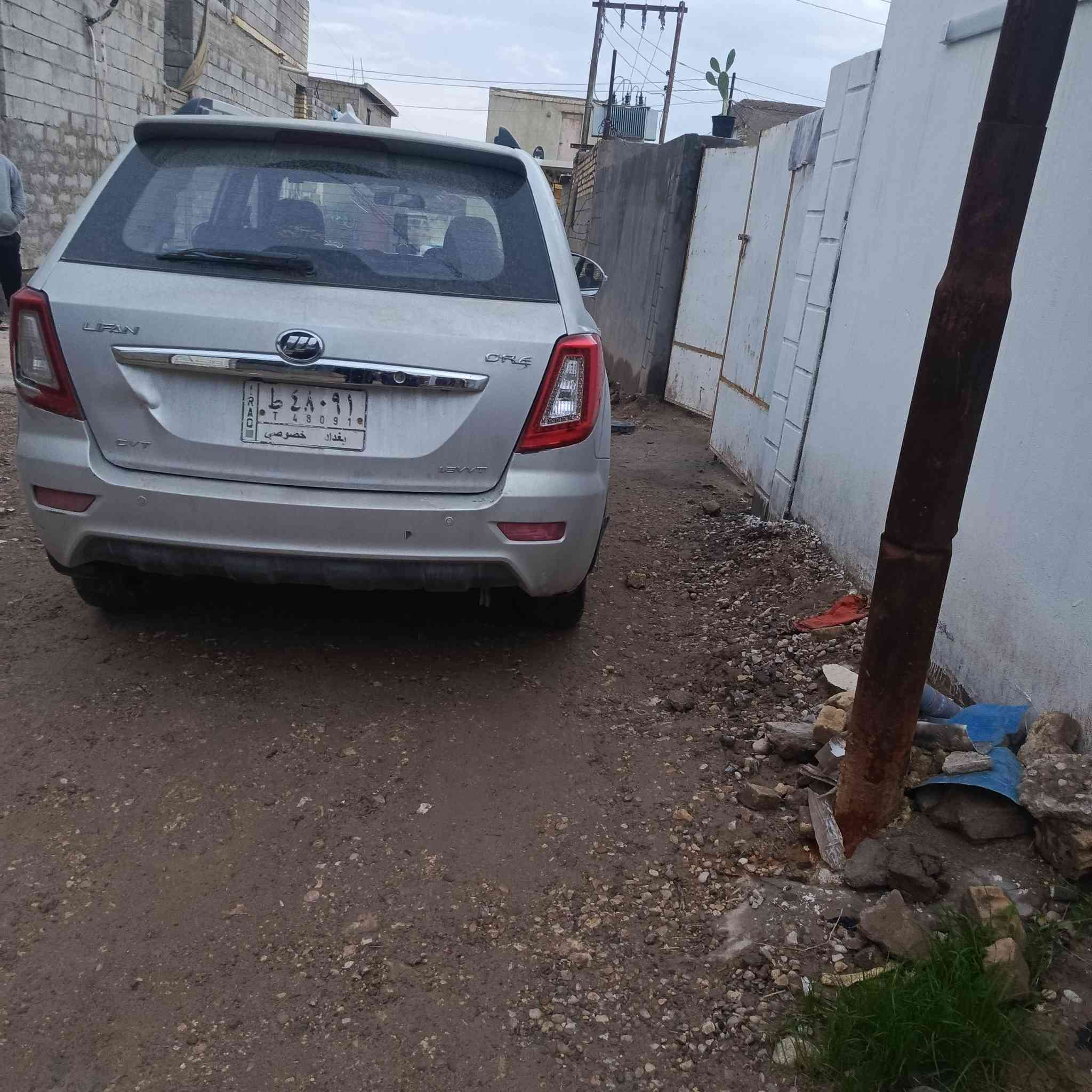 ليفان اكس 60 موديل 2016 رقم بغداد كير اوتو ومحرك مكفولات طخم تاير خياسات مابيها السعر 58$ وبيها مجال حك الجية مكانها واسط/العزيزية تلفون ***********
