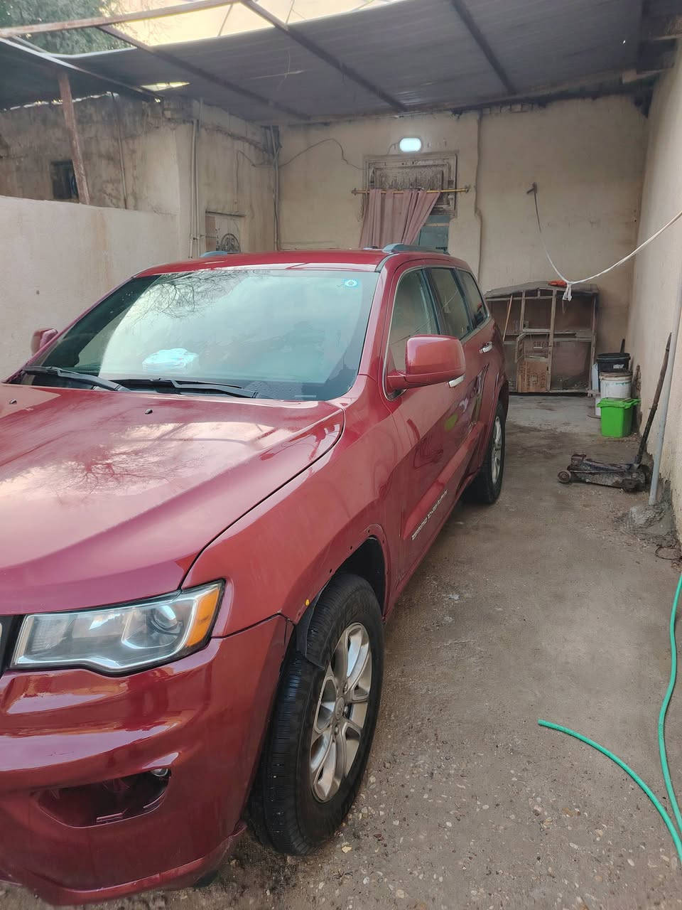 السلام عليكم جيب شيروكي كراند موديل 15 رقم بابل انكليزي محرك 6 أسلندر جديد شاده بيها قطع صبغ أثر جراد من غير الحادث مكانها العماره  سعرها 175 أوبيها مجال للشراي للاتصال ***********
