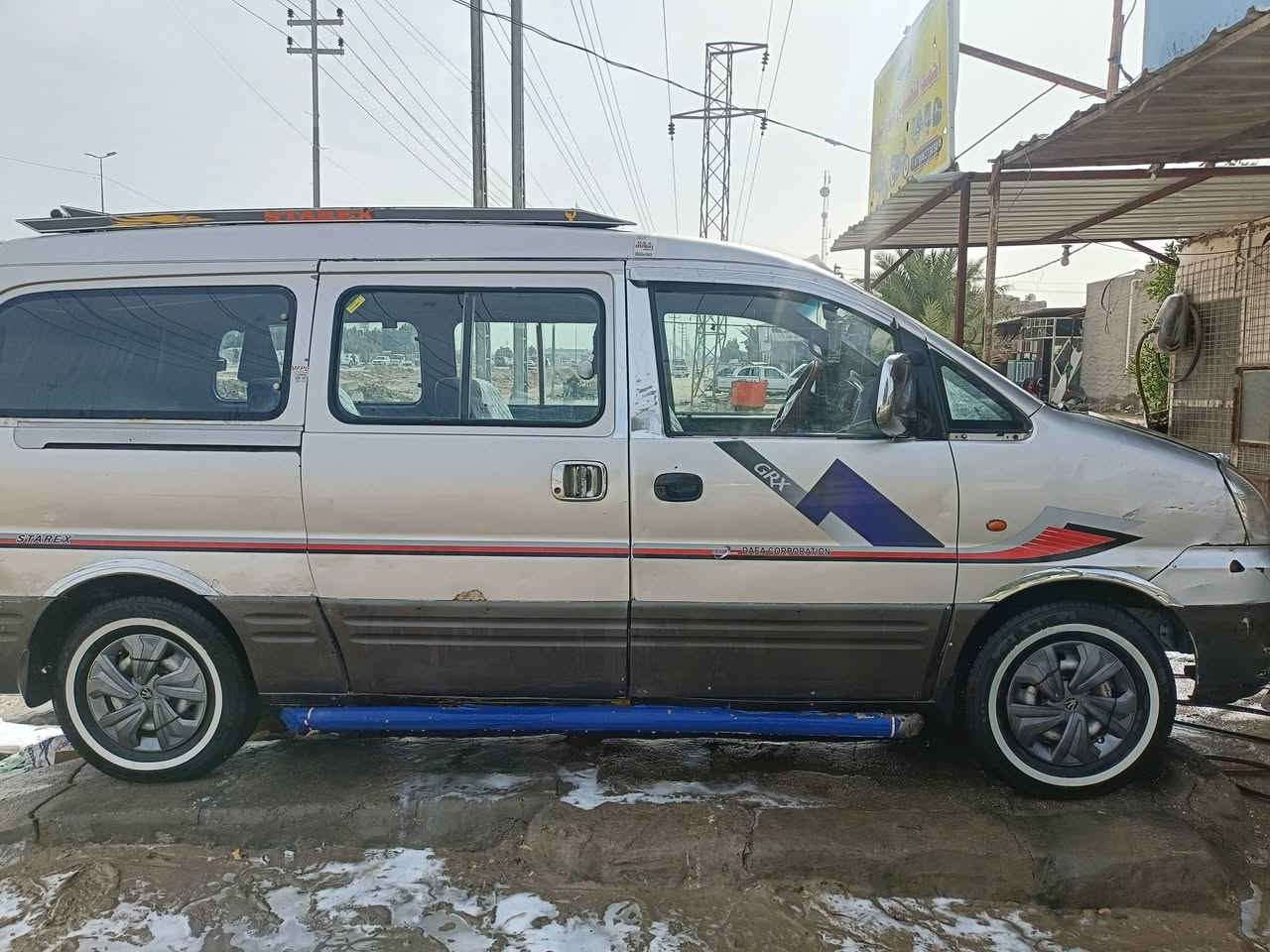 السلام عليكم ستاركس موديل 2007 رقم ألماني مكينه مكفوله كير حدادي السعر 75وبيها مجال اتصال وبيك خير ودلل الرقم ***********
