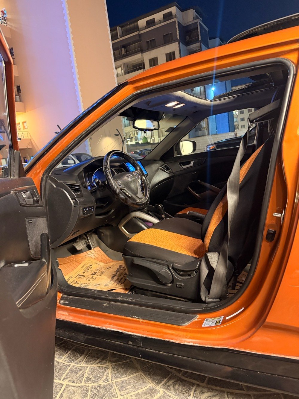 السلام عليكم
فولستر veloster
مديل : 2013 امريكي
ماشية : 112mi الف
فئة : فول مواصفات
بصمه بانوراما بصمة ابواب 
تحكم ستيرن فول مري قلاب كروز سرعه
كشنات جلد تدفئة تبريد شاشا كبيره كامرا خلفيه
حساسات مكينه جديده 1600 مرغوب و كير At
جاهزه السياره للأخير بدون اي نقص ونظيفه كلش 
السياره حادثها جاملغ وبنيد فقط وسياره اثر جراد رشيتها جلاتين فقط بدون معجون وواضح ع سياره 
رقم بغداد هزه رقم سنويه كله جديد بسمي 
عنوان : بغداد اليرموك
السعر: 78$ ورقه وبيها مجال بسيط..
***********