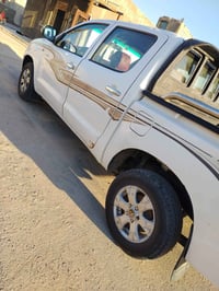 هايلوكس • ٢٠٠٦ • مكفول الفتح