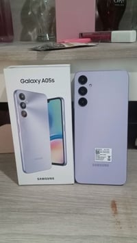 كلكسي A05s جهاز جاني هديه بس فتحته من الكارتون ماعرف سعره الي يريده ين...