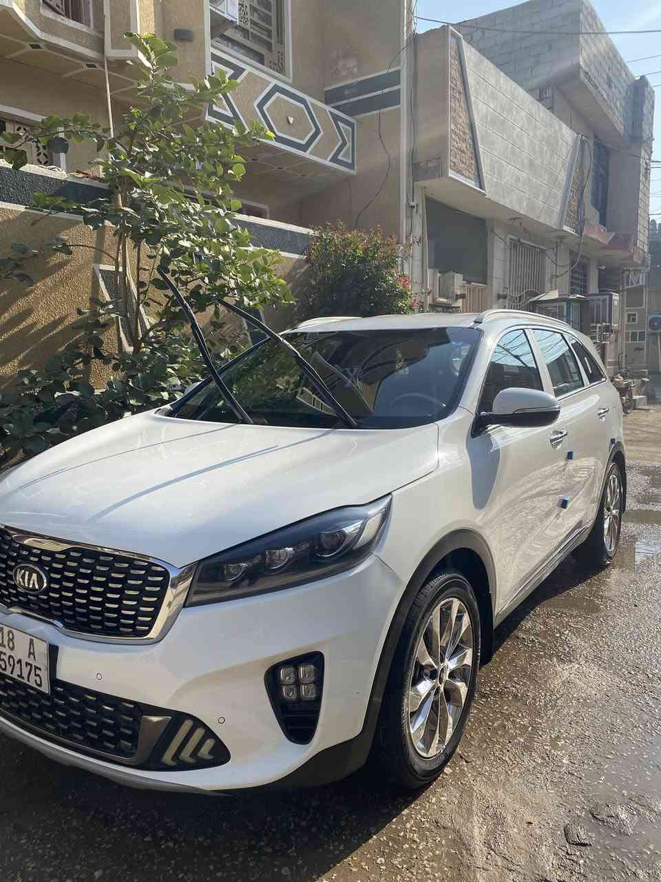 السلام عليكم سورنتو للبيع 2019رقم بابل بيه بس بارد قليل بل باب الخلفي والسونار موجود بل منشوره ***********والسعر 250وبيه مجال
