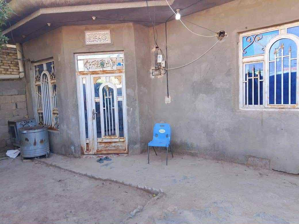 بيت للبيع مساحه 300وبظهره بيت مبني نص بناء مساحه 200 باقي التفاصيل اتصل وبخدمتك
***********
***********
