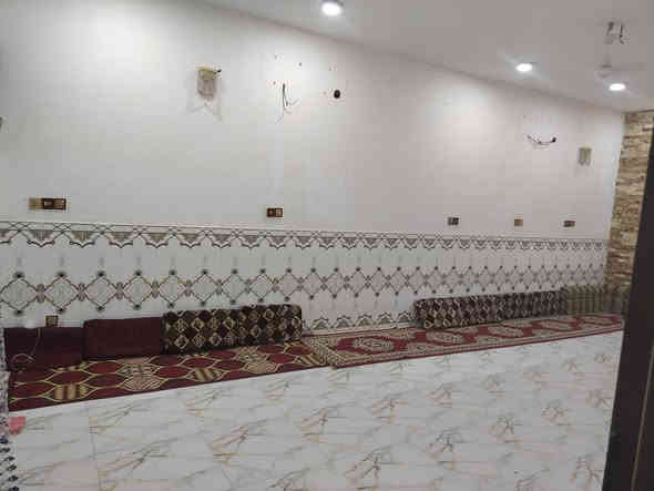 المساحه 220
يتكون من 3 غرف  قياس 5*4
واستقبال 6*4 
دوانيه 10*4 
مطبخ 6*4 
صحيات 
ومنور 1ونص 
بناء جديد صارله سنتين 
الاساس صب كونكريت 
بناء بلوك شمال 
العنوان دور الزراعه 
مقابيل المستشفئ البيطري 
السعر 46 وبيه ومجال
للتواصل ***********
