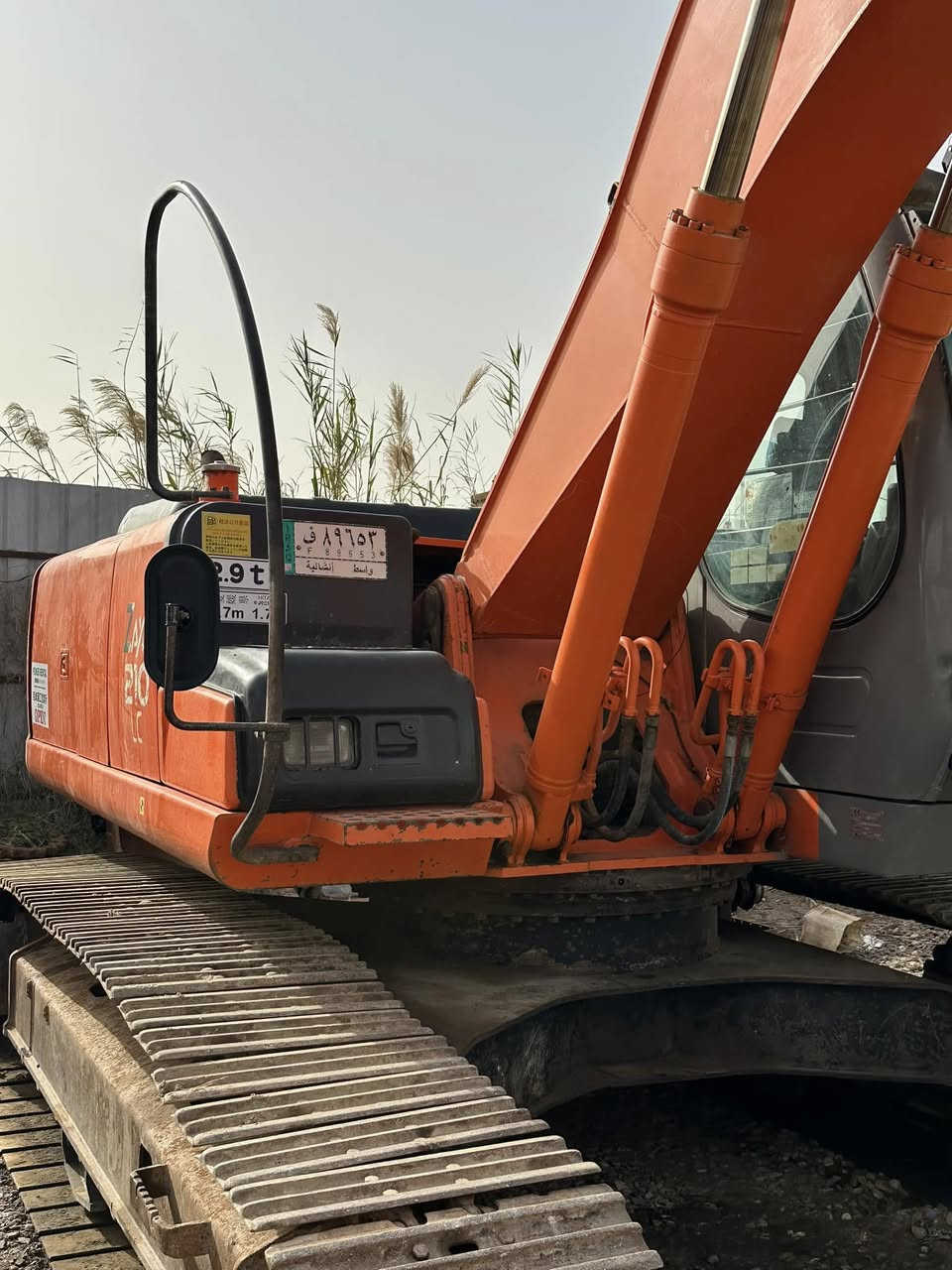 سلام عليكم على بركة لله  للبيع حفاره زت السي ٢١٠   مكينه نضيفه علبلاد موديل ٢٠٠٤ جاهزه للعمل رقم واسط شرط التحويل 
عدد ساعات ١٤ الف  عنوان بابل الشوملي 
***********
