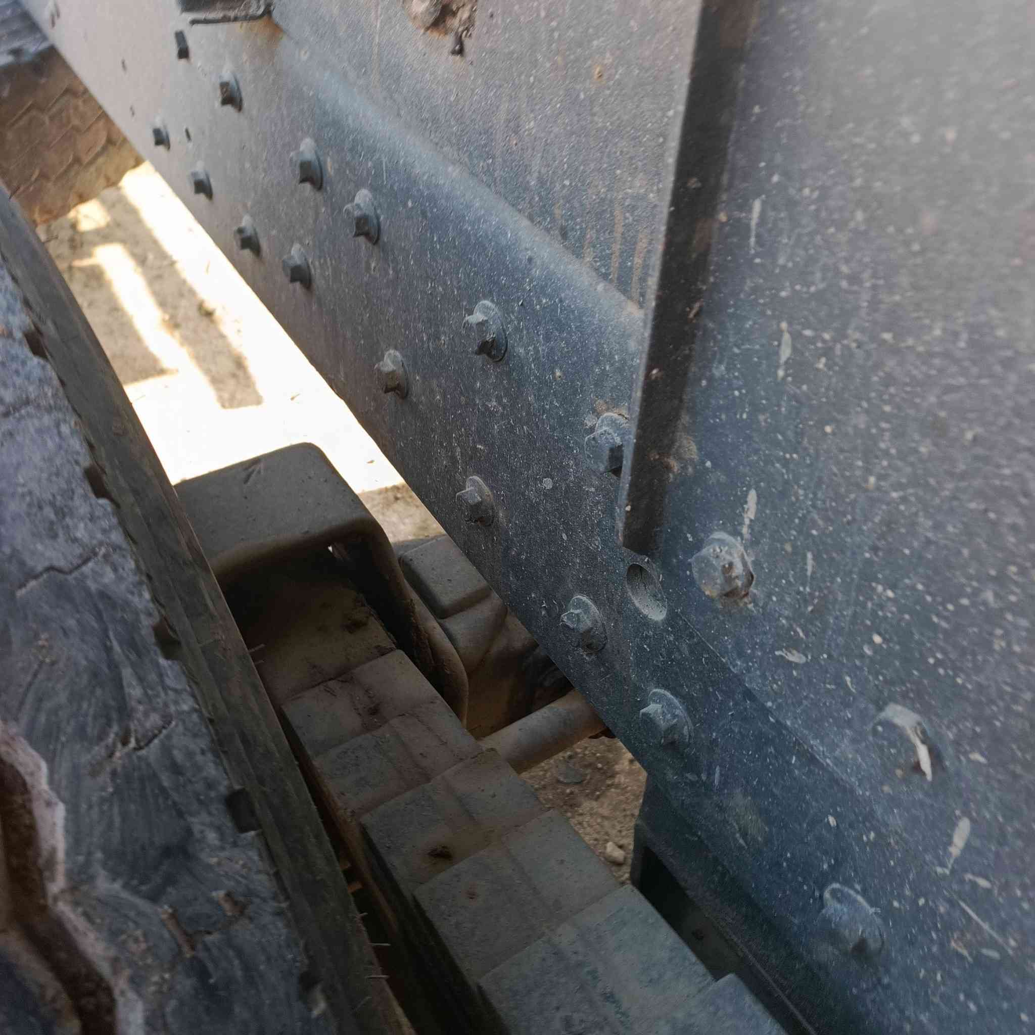 السلام  وعليكم البيع مجموعة رينو جيف 2004 جديدة 
مكان بغداد . تفاصيل علة رقم***********
