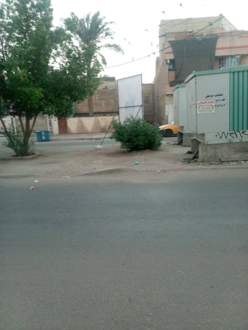 بيت طابو ملك صرف للبيع مساحة 287.5 م وكما موضح في الصور الواجهة  11.5 متر . النزال 25 متر موقع متميز بجانب الركن على شارع تجاري 40 متر سايدين يصلح بناية تجارية  مع توفر جميع الخدمات من مدارس ابتدائية ومتوسطة واعدادية وأسواق ومجمعات طبية وقريب على الشارع الرئيسي لنقل الركاب الموقع الشعب  حي عدن قرب مدرسة عمر المختار
الاتصال والتواصل على الرقم فقط 
***********
