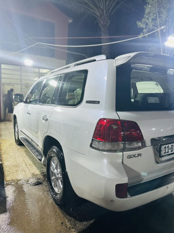 للبيع
تويوتا لاندكروزر GXR موديل 2011
ستينية، خالية من الضرر والحوادث
نظافة عالية – مكينة وشاصي ممتاز
السيارة جاهزة للفحص
السعر 33000$ 
📞 للاستفسار:***********
