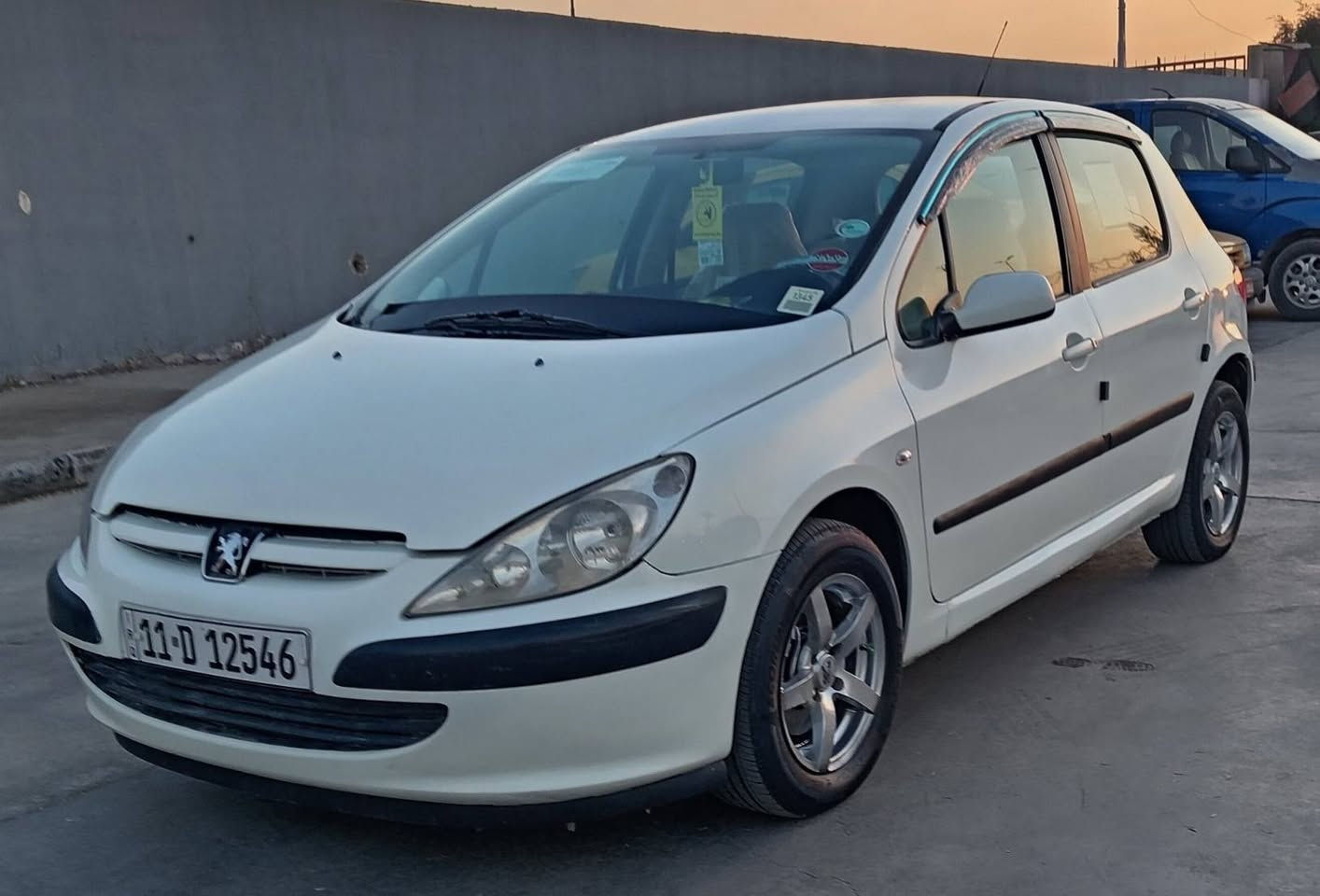 بيجو فرنسي موديل 2004 سياره جاهزة من كلشي كير محرك صدر تبريد تدفه مكفولات ويل كب اصلي تخم تاير جديد مكفولات بيه صبغ عام مكفوله من ضربه جماليه فقط بيه سونر موجود ويه صور سعر 54 بيه مجال قليل شراي يتصل مكاني بغداد لحبيبيه رقم ***********
