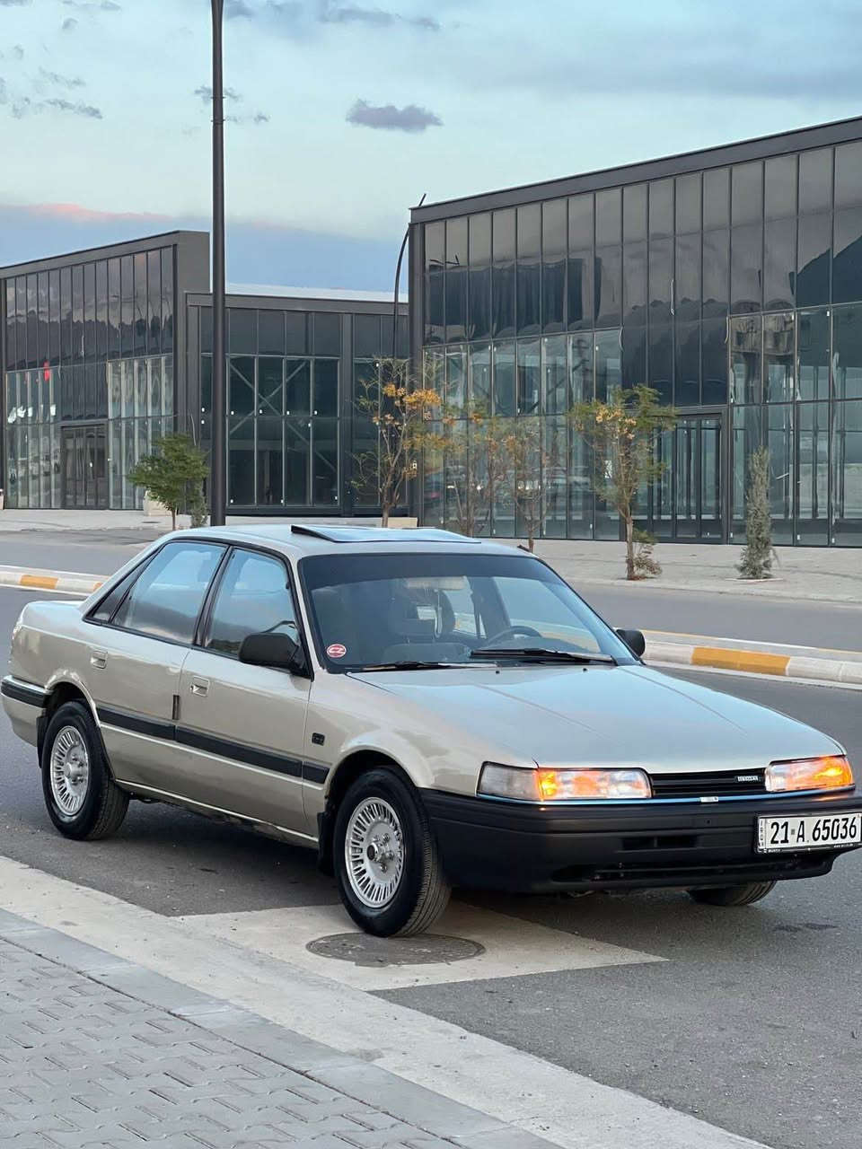 سلاو 
مازدا ٨. بةخ. 
موديل_١٩٩١
كامل بوياخ لةسةر شوخن
رقةم باريكةو بةناوي خومانةوةية 
سةيارةكةً بي زور جوان ماوةتةوة
٤ تايةيي لوكي لةًژيرة 
سةيارةكة بي نوقسانية 
لة سليمانيم
سعري ٣٨ گةلاو معامةلة
*********** السليمانية, العراق
