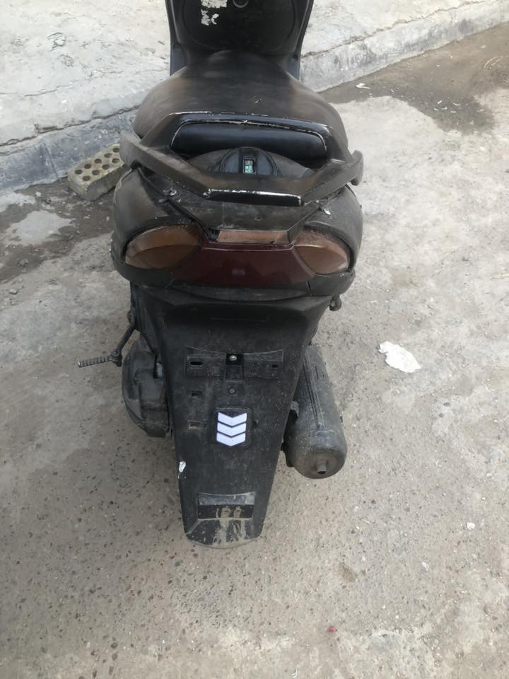 ام عليكم دراجه 140 ماكس لبيع الدراجه ماكو شي شغال بيها غير المكينه بدلت بيها تايرات ودبلات اماميه مستعجل عله بيعتها السعر 350وبيها مجال شراي يدخلي خاص *********** العنوان بغداد شارع حيفاء ملاحضه ابيع كوم حديد
