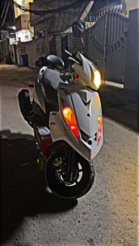 جيتي آر • نضافة • البياع شرطة الخامسة