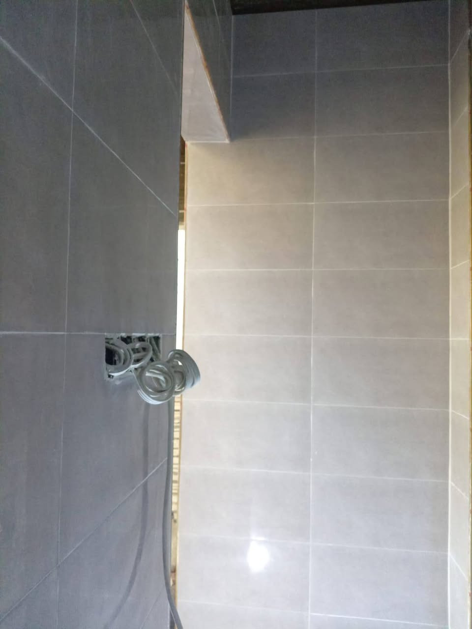 السلام عليكم
(( صفاف كاشي سيراميك ارضيه جدران))
 داخل موصل فقط 
استفسار ع هذا الرقمين 
او  واتساب ***********
أسيا   ***********
 كورك  ***********
تحياتي للجميع
