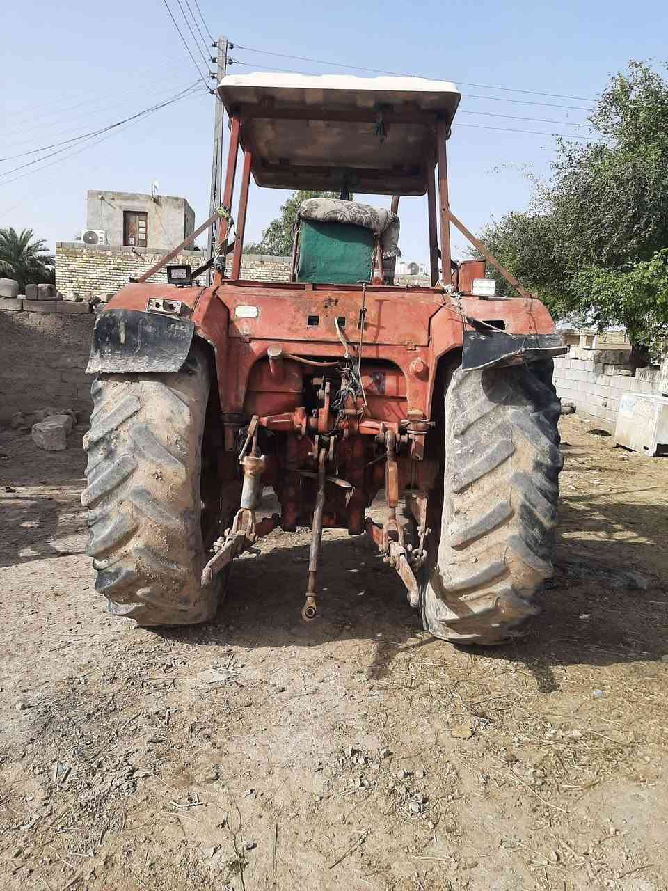 سلام عليكم ورحمة الله وبركاته 
ساحبه بلاروس موديل ٢٠٣ اصولي سنويه نافذه
جاهزه كل نقص مابيها محرك مجفت فقط كبل للكراب
هذا رقم صاحب المكينه *********** ميسان قلعة صالح
