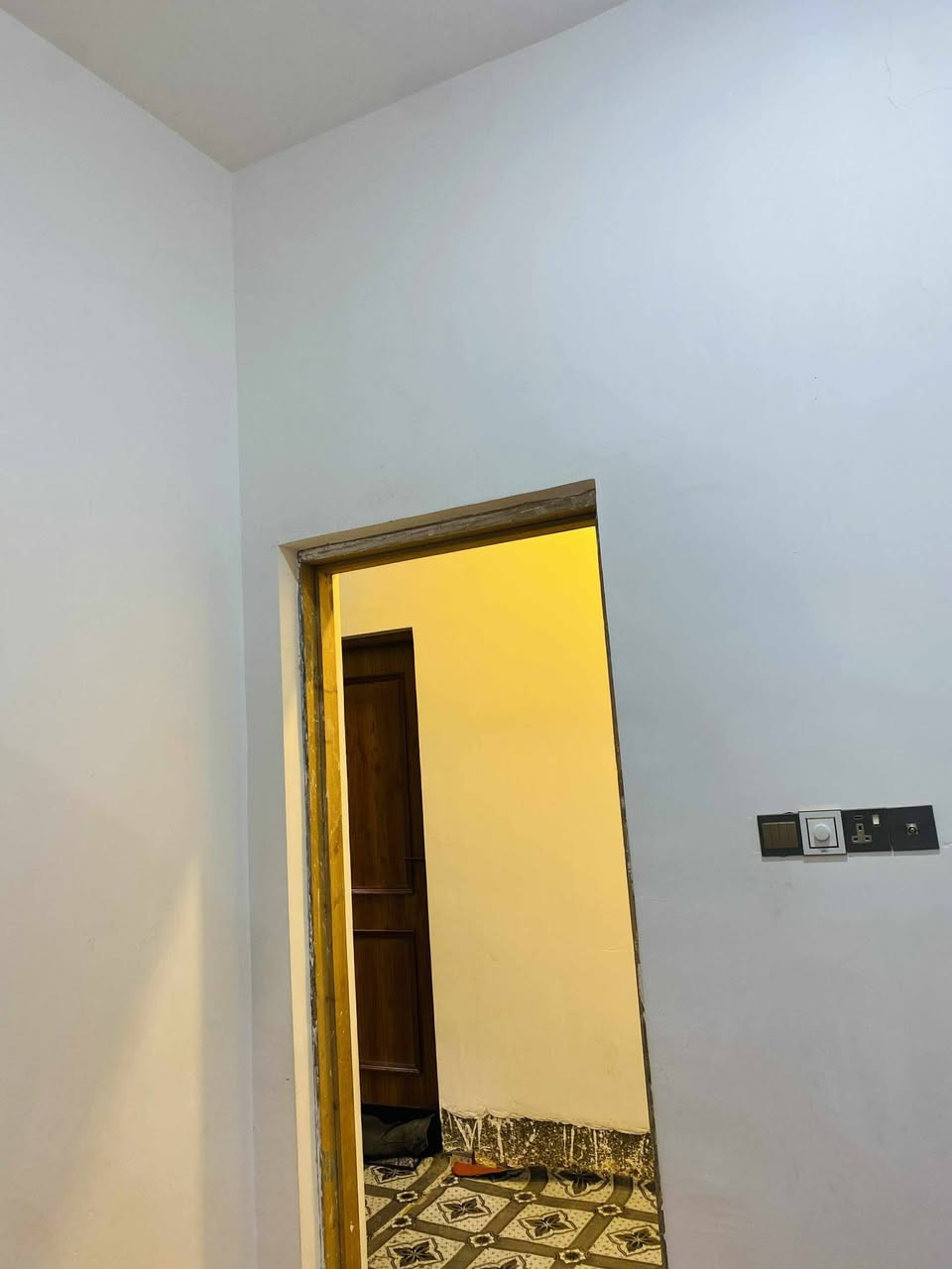 أعلان رقم (١٠٢٣)

🌺اللهم صل على محمد وال محمد 🌺
👈عرض اليوم لدى مكتبنا 👉
-----------.
بيت حديث في حي الجمهوري خلف المتنزه  نقص ارضيه فقط
يتكون من(( غرفتين صاله وصحيات مطبخ براني مناور2))    سنة البناء  2024
👈مساحة البيت 150 م 
👈السعر الكلي  133
👈مطلوب اسكان 48 ينزل من السعر الكلي
تنطي 85 نقد وباقي تسدد 
التسديد الشهري ٢٧٠الف دينار 

ــــــــــــــــــــــــــــــ

عمولة المكتب 
١% من البائع
١%من المشتري 

للاطلاع على عروضنا باستمرار اضغط على االرابط ادناه وكن ز👈⭐بون مقرب👇 وادعوا اصدقائك  https://www.facebook.com/share/QyfeNk5moeNRhhwa/?mibextid
الاتصال على الارقام التاليه 
***********
***********
🌹عنوان المكتب 🌹شارع بغداد مجاور ملعب السماوة الاولمبي و قرب مدرسة اوروك ومشتل النخيل وشركة (كي دي دي)
