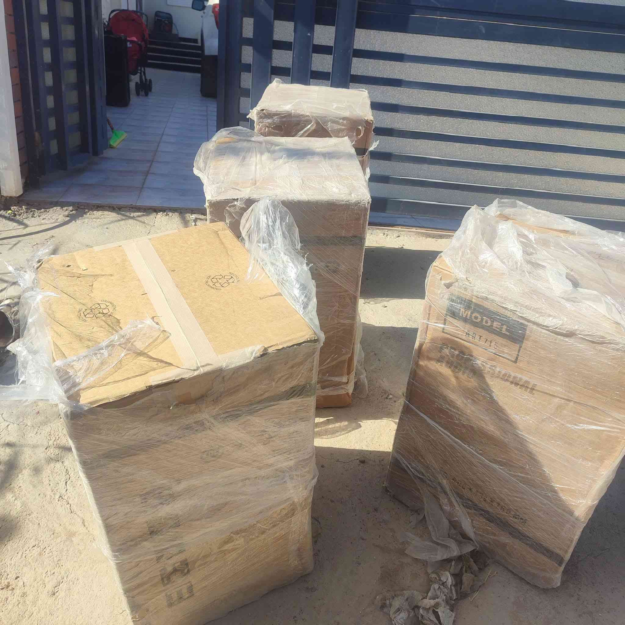 سماعات RCF715 سبيكر
مستخدمات ٥ مجالس بس بعدهن بالجيس 
وعدي زوج سماعات jbl مرتبات للمروس ب سماعات دبليو 17 أو اف بي تي 

للاستفسار *********** بي واتساب هم
