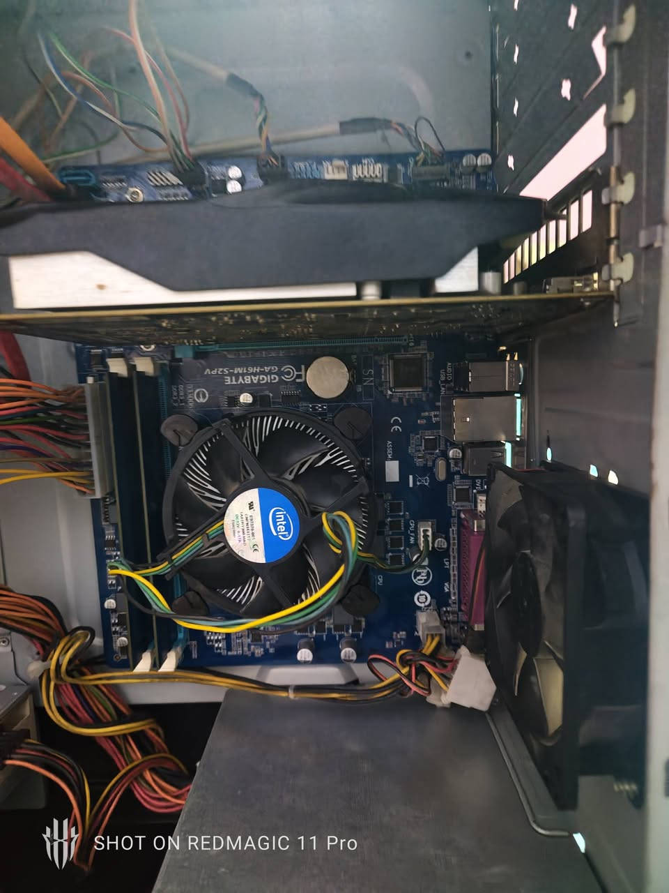 🎮💻 حاسبة ألعاب للبيع – جاهزة للاستخدام
✅ المعالج: Intel Core i5-3470 (الجيل الثالث)
✅ كرت الشاشة: NVIDIA GTX 1050 2GB
✅ الرام: 4GB DDR3
✅ التخزين: 512GB
✅ قارئ DVD موجود.
✅ الكيس: Gigabyte أصلي.
🎮 تشغل ألعاب مثل:
GTA V
Arma 3
Total War Shogun 2
Valorant
Fortnite
Minecraft
ألعاب أونلاين وألعاب قديمة ومتوسطة.
🔧 الحاسبة قابلة للتطوير بإضافة رام أكثر للحصول على أداء أفضل.
📍 الموقع: بغداد – مدينة الصدر.
💰 السعر: قابل للتفاوض للجادين فقط
سعرها 160 بيها مجاال


**إذا كنت صاحب هذا الإعلان وتريد حذفه لأي سبب، رجاءا أرسل رسالة إلى الدعم الفني**