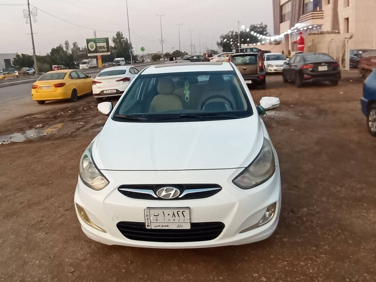 السلام عليكم 
للبيع اكسنت2014 خليجي كامل مواصفات كفاله عامه 
للأستفسار الاتصال عالارقام 
*********** /***********
