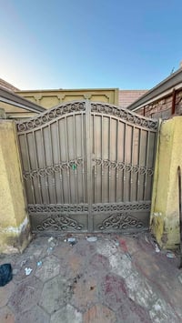 باب خارجيه • ٢م٣٠x٣م • شغل ثگيل