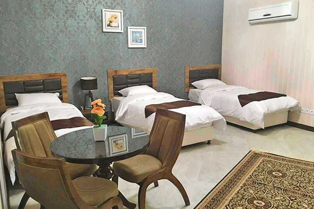 ✨#رحلة_كرمانشاه
 مبيت ليلة ويومين ✨

💺 آخر 6 مقاعد !

🇮🇷 استمتعوا بأجواء كرمانشاه الجميلة وتسوق ممتع ورحلة لا تُنسى!

🛑 طاقبستان
🛑 نوبهار
🛑 سوق كرمانشاه

📅 موعد الرحلة: 
 9 / 1 / 2026

⏳ المدة: يومين + مبيت ليلة

💰 سعر الشخص: 55 ألف دينار

🚨 يغلق الحجز بتاريخ: 2 / 1 / 2026

الرحلة تشمل / 
النقل - السكن - الفطور - الجولات 

سارعوا بالحجز قبل اكتمال العدد!
📍 للحجز مراسلة الواتساب / 
📞 ***********

🏢 خانقين – مجمع شاكر رضا – الطابق الثاني

✨ راحتكم تهمنا… ومعنا الرحلة تكون أحلى! ✨
#أصدقاء_العمر #رحلات_خارجية #كرمانشاه #سفر_وسياحة
