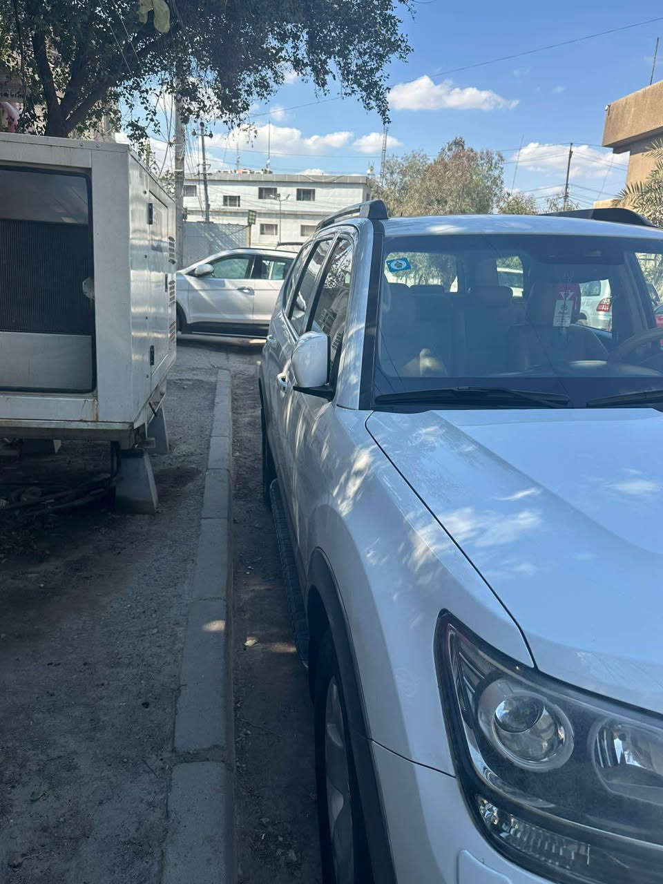 السلام عليكم كيا مهافي ٢٠١٠ السياره فول ماشيه ٩٦ بيها قطعتين تبديل الجاملغ الأيسر والبنيد  كير محرك حداديه كهربائيات مكفول تخم تاير السعر ١٣٥ وبي مجال بسيط *********** بغداد, العراق
