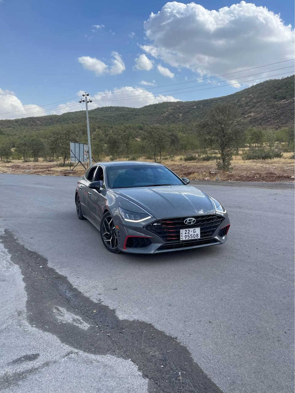 سوناتا ان لاين ٢٠٢٣
لون اسمنتي محرك ٢٥٠٠ توربو
ماشية ٣٩ الف ميل 
رقم اربيل جديد 
سيارة حادثهة الصندوك ومبدل نفس اللون تفصيخ 
وحافة الجاملغ الخلقي بي دي ار 
سيارة نظيفة كلش تجي واتشوف بعينك 
عليهة تظليل امريكي ٥٠٪؜
بجم مغلف بي بي اف 
عليهة وشم جانبي سبورت 
باقي موصفات الان لاين معروف 

السعر 21,800 وبي مجال
مكان السيارة بغداد
للتواصل على الرقم 
*********** بغداد, العراق
