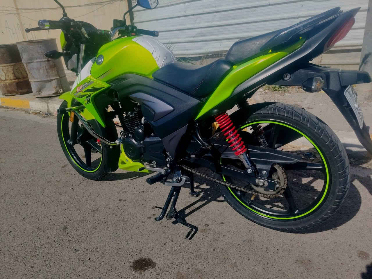 هاوجي بطح مديل 23 سجل انکليزي سنوییه ولوحات مکفول نضافه بالصور عل بلاد سعر 16 ونص بي مجال لاتصال ***********مکان فلوجه اذا مو شراي اعبره
