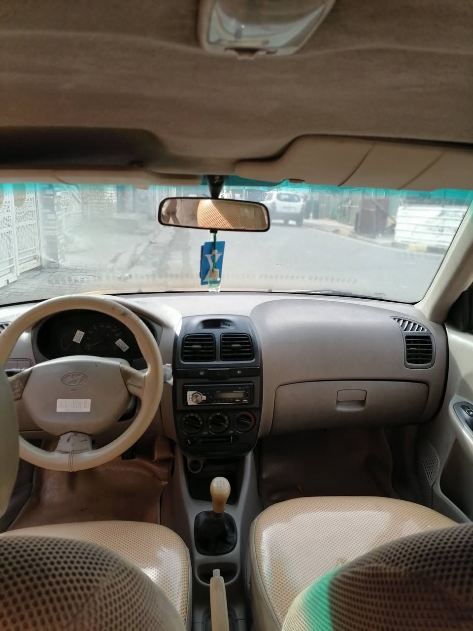 فيرنا ٢٠١٤ للبيع رقم بغداد عنوان بغداد الحسينيه سعر ٧٠ للاستفسار الاتصال على ***********
