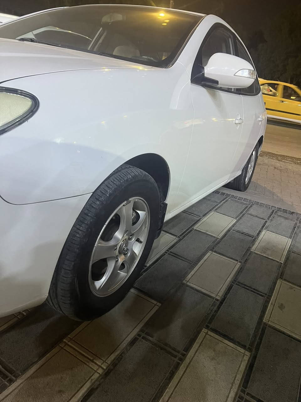 السلام عليكم النترا موديل 11 خليجي كفاله عامه باسمي فول موصفات العنوان بغداد الغزاليه 
***********
السعر 113 وبيه مجال بسيط
