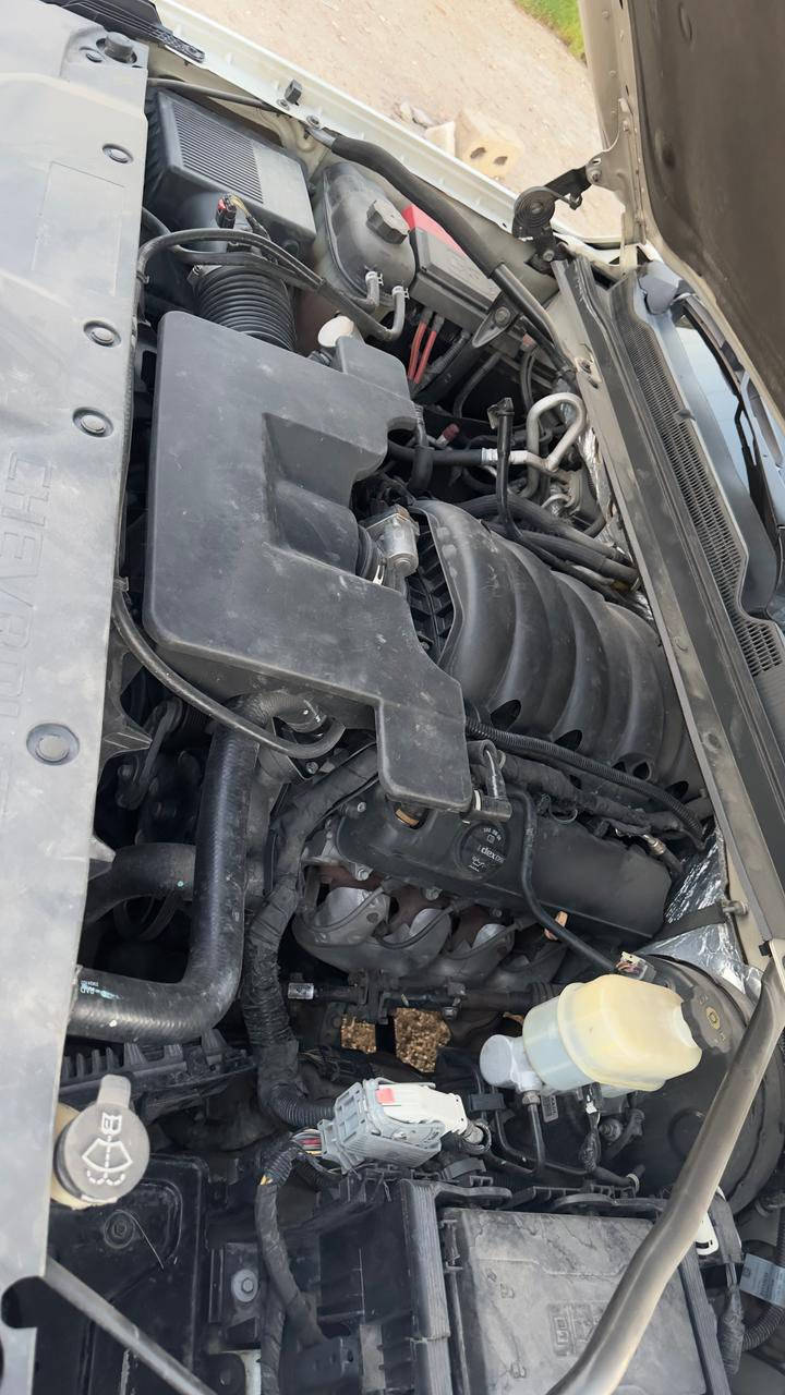 السلام عليكم
تاهو شوفرليت للبيع
موديل 2015 
اللون ابيض صدفي LTZ فول مواصفات
ماشيه 258 
سياره نظيفه + سيرفس كامل 
تخم تايرات جديد
بارد ربع الجاملغ والباب جهة السايق الخلفيه
الجاملغات الاماميه صبغ اثر زنجار ربع الجاملغ اليمين واليسار الاماميه 
كما موضح بالصوره 
السعر :315 بيها مجال بسيط 
*********** 
مكاني بغداد
