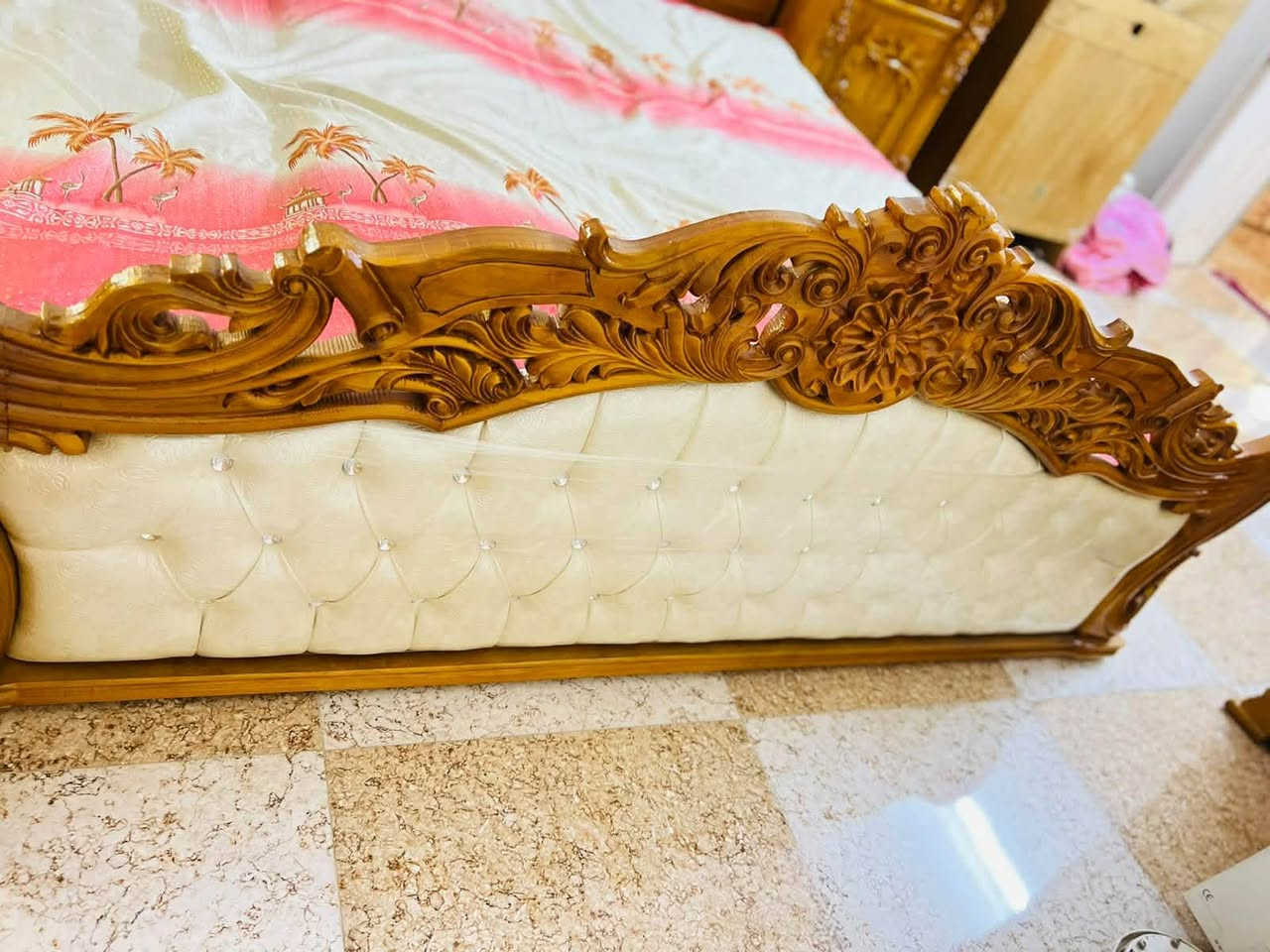 للبيع غرفة نوم خشب عراقي
شغل توصي 5 ملم نقش زان ورقي مساطر زان  صبغ حراري  توج زان  غرفة كلــش نظـيفة  السعر مليون ونص وبيها مجال


**إذا كنت صاحب هذا الإعلان وتريد حذفه لأي سبب، رجاءا أرسل رسالة إلى الدعم الفني**