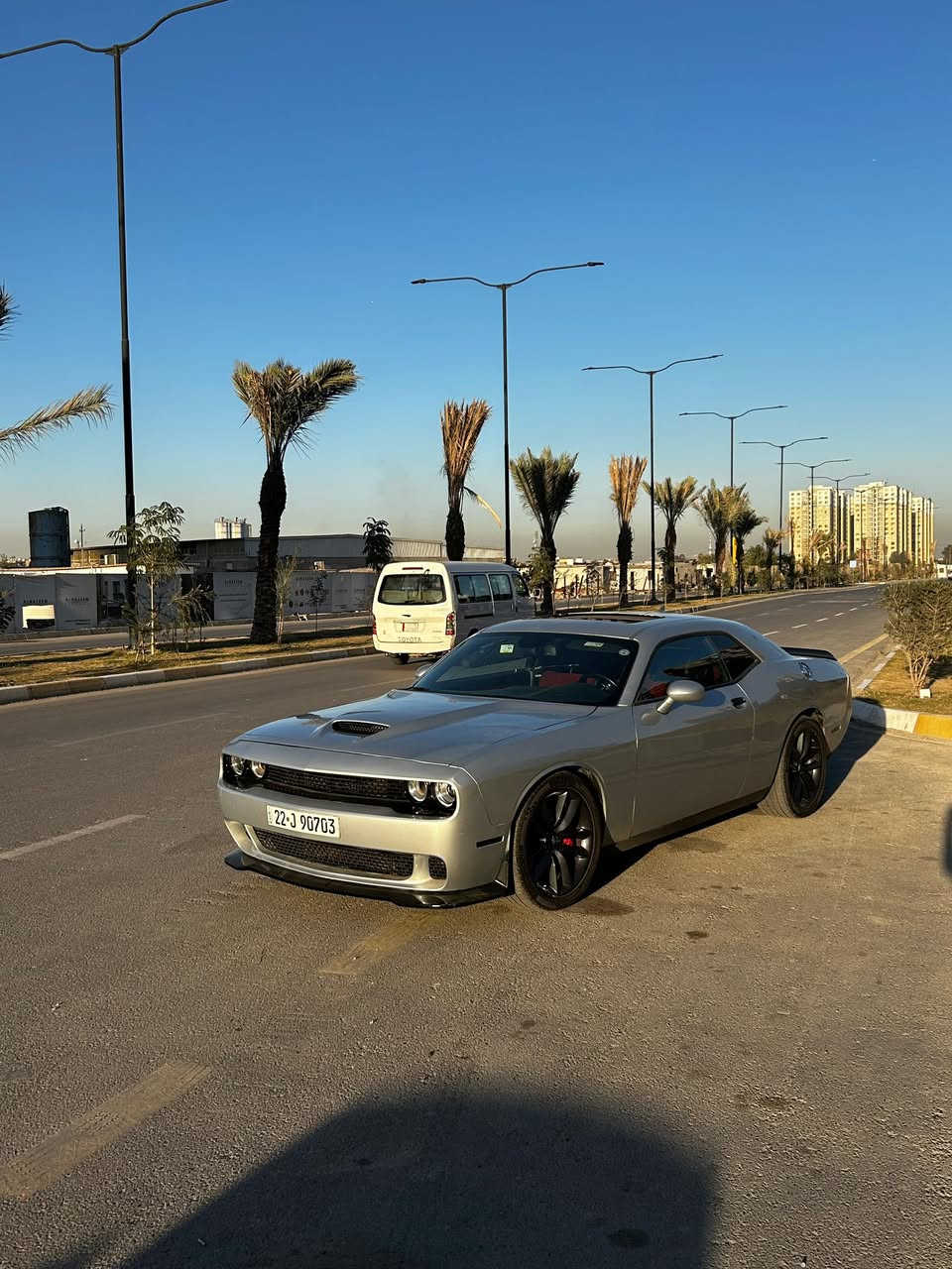 رمضان كريم
للبيع موديل 2022 سبشل

حادثها نصف جاملغ فقط بدون دواخل كفالة لغد +شاصي

سيارة نظيفة جدًا، استخدام شخصي واهتمام عالي.

لون مميز مع جنوط سود، شكلها على الواقع أقوى من الصور.

محرك 5.7 HEMI V8 صوت وعزم ما يحتاج تعريف.

المواصفات (R/T MAX):

 • شاشة كبيرة + نظام صوت ممتاز

 • داخلية جلد فخم

 • تبريد وتسخين مقاعد

 • فتحة سقف

 • بصمة تشغيل ودخول ذكي

 • مواصفات كاملة بدون نقص

السيارة ما محتاجة أي صرف، جاهزة للاستخدام.

اللي يعرف الـ Challenger يعرف شنو يعني R/T MAX.

عنون السيارة : بغداد الكرخ

رقم الهاتف : ***********

السعر :24,400 الف دولار وبيها مجال 

للي جاد فقط، الفحص مسموح.

الخاص مفتوح أو اتصال للمفاهمة

