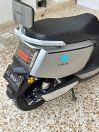 دراجة شحن للبيع شركة الماسة جاهزة من كلشي فقط بطاريات ضعفت بسبب استمرا...