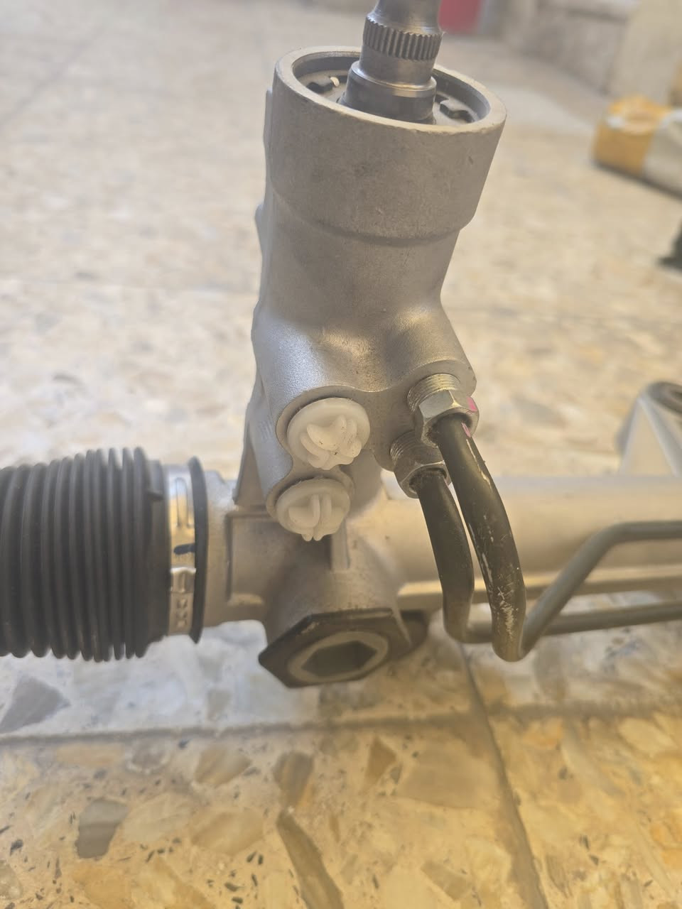 السلام عليكم
هذا المشط للبيع  اخذته على اساس أشده للسياره من نزلت المشط طلع بيه اختلاف الي يفيده يدخل خاص  او يتصل ***********
