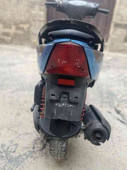 سلام عليكم دراجه ثعلب 🦊 سرعه 140كلها كامله نكر سلف وطلع وين  معجبك كهربائيه كلها شغاله سلف هندر شلعه معدل فولل مكينه ناعمه اي نقص ما بيها سعرها 500مكاني بغداد الحريه شارع 30قرب أسوق مريومه رقم تليفون 📞  اتصل وبيك خير وتدلل ورجاءن لحد يعلق ويسولف بكيفه ***********
