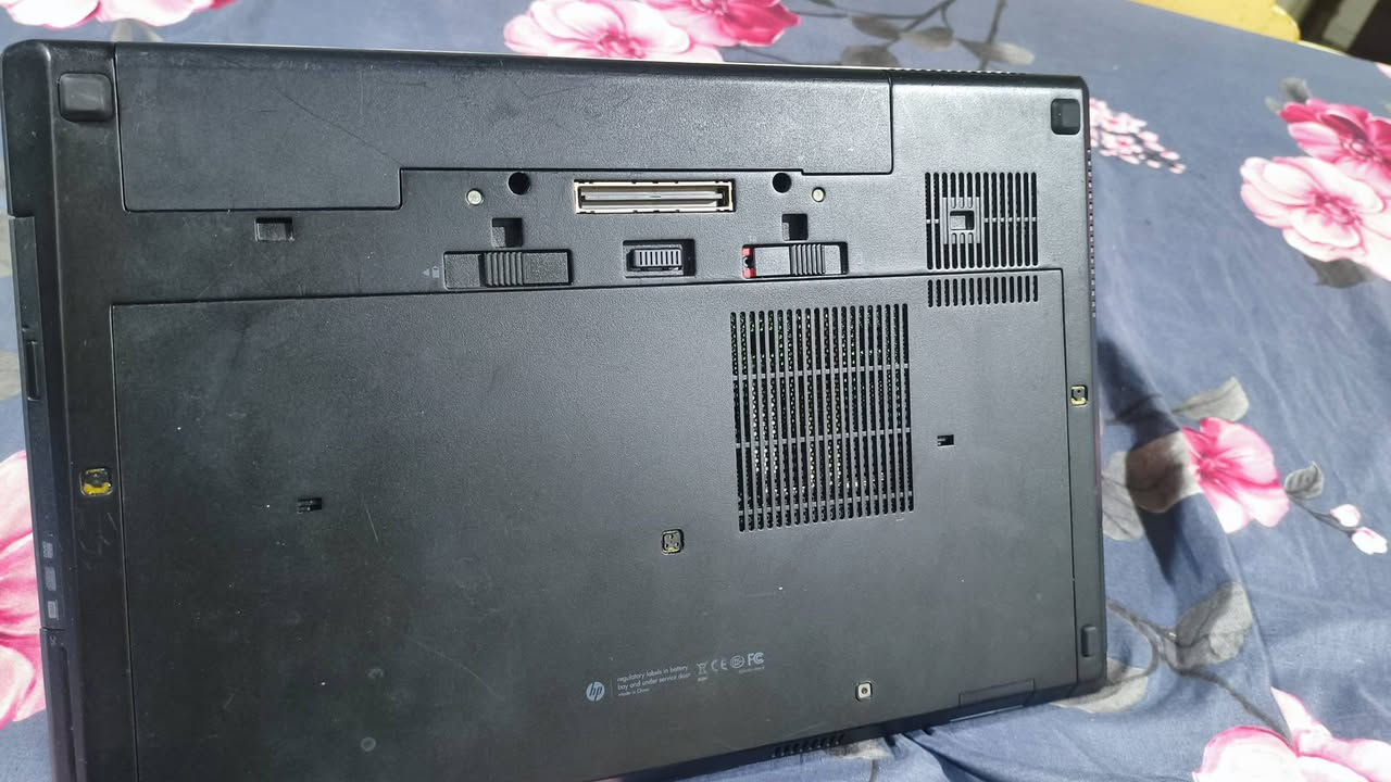 سلام عليكم لابتوب. لمواصفات بصوره جهاز كلش نضيف وكله شغال بالكامل حجم 17 السعر 175 
مكاني بغداد الحسينيه ***********
