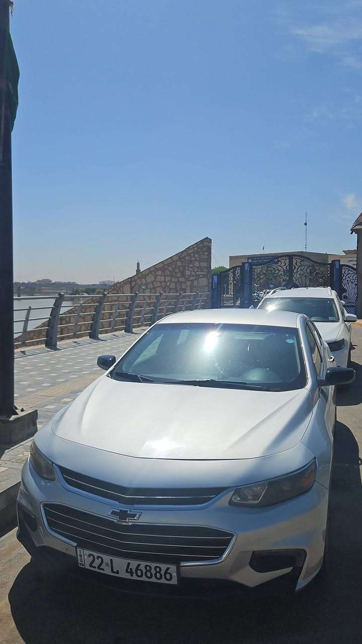 Malibu 2018 LT Redline
كير AT 
داخل جلد اسود 
 المقاعد الاماميه ثنينها كهرباء  +تدفئة كراسي 
شاشه كبيرة كار بلي واندرويد اوتو 
شاشه اعطال ملونه + عداد ١٦٠
تبريد قطعتين + منافذ شحن سريع وكهرباء
نظام صوت بلادي ٩ سماعات من Beats Studio 
ويل ١٩ اسود بلادي 
مري سود + اشاير بالمري 
٤ بصمات والصندوك قاصة + تشغيل عن بعد
السياره ماشيه ١٤٠ الف كيلومتر 
رقم اربيل مميز دولي سنويه لل٢٠٢٩ وشرط التحويل
حادثها جاملغ وبنيد جهة السكن بدون دواخل
وبيها بارد يم قبغ البانزين قليل كلش موضح بالصور 

السعر 100$ مكاني بغداد السيدية 
***********
