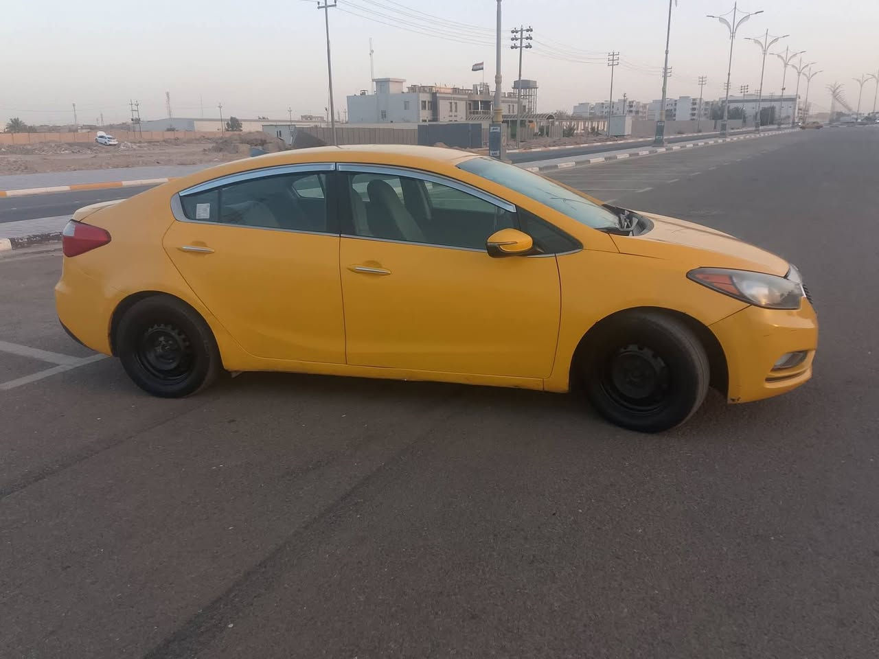 السلام عليكم 
فورتي موديل 2015 وارد امريكي رقم بغداد انكليزي بأسمي مكينه وكير وتخم تاير وتبريد كفاله حداديه نص عمر  السيارة حادثها جاملغ خلفي بدون داخل السعر 84 وبيها مجال مكان السيارة كربلاء المقدسة رقم الهاتف // ***********
