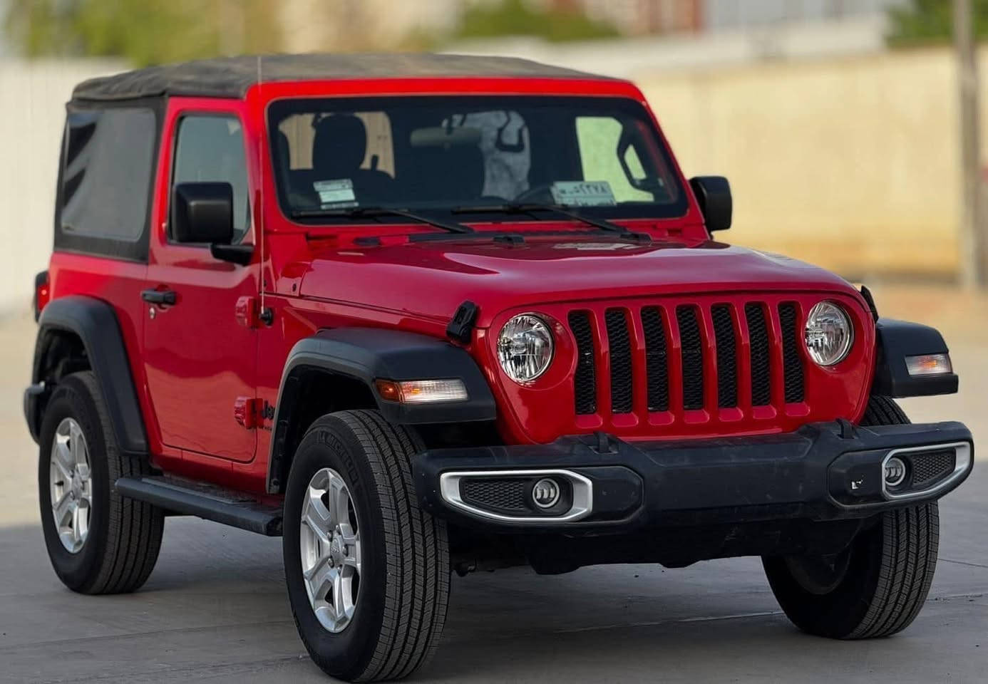 للبيع او مراوس 
Jeep Wrangler 2023 Sport
جيب رانكلر 2023 سبورت
4 سلندر تيربو 

فول فول مواصفات/  سبورت
 جام كهرباء اوتو
 شاشة - كامرة
 قطعتين تبريد
هيتر بالمري

ماشيه 14 الف ميل 
تك باب كشف 
تم تخفيض السعر
السعر 195$ بدون رقم

مرقم باسمك 210$

بيها صبغ ع كد شبر بطرف البنيد موضح بالصور !

للاستفسار خاص او واتس او اتصل
***********
