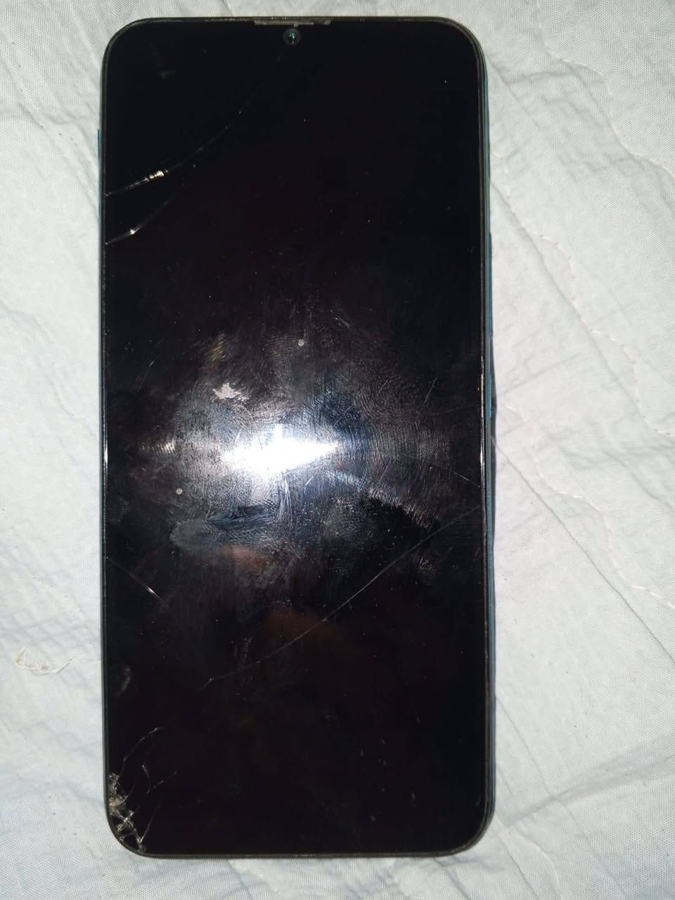 سلام عليكم جهاز انفنكس سمارت 6 للبيع جهاز بي فطر بل شاشة خفيف او مكسور من الحافة سعر 45 بي مجال اي ستفسار وتساب او خاص ***********
