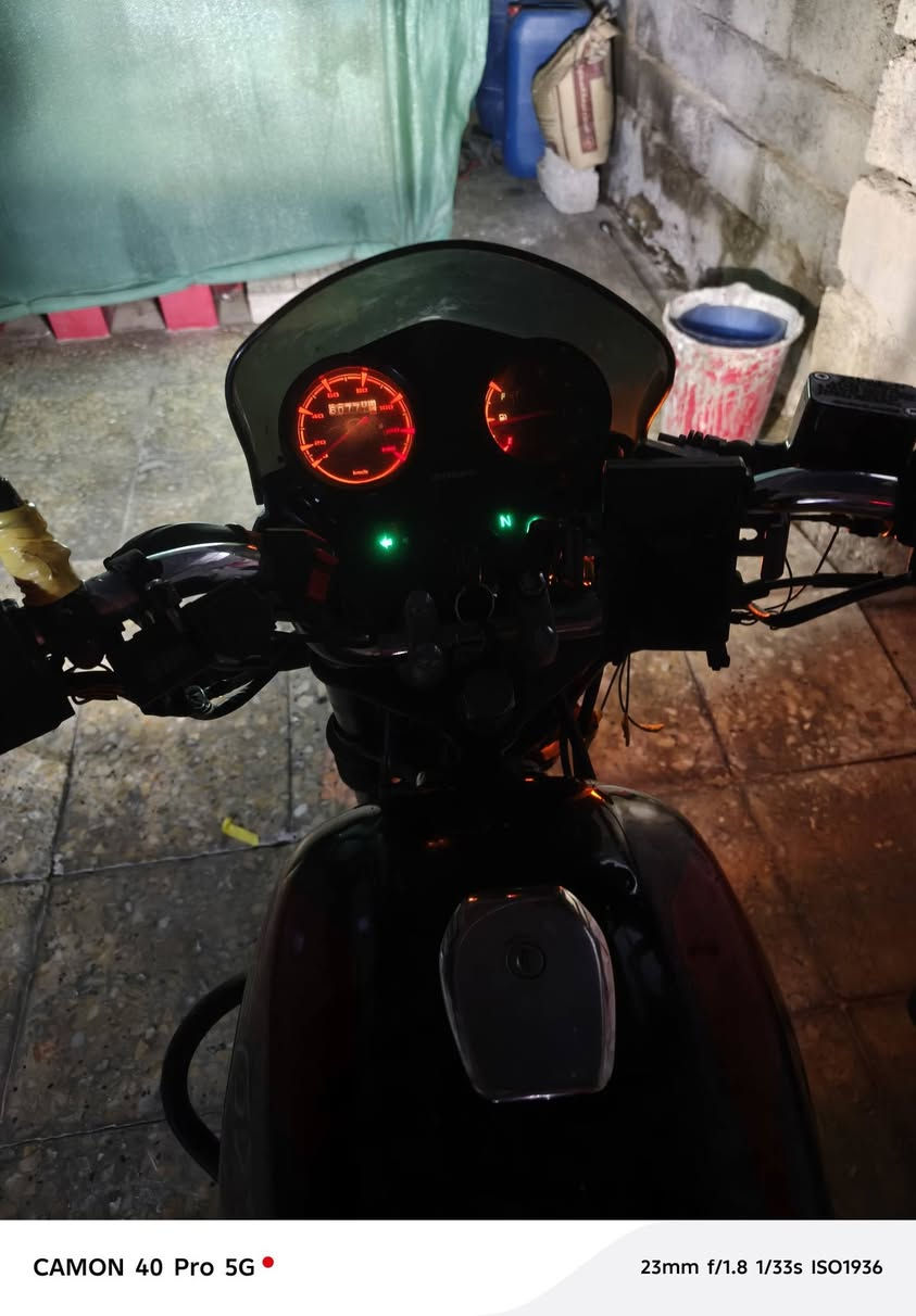 سلام عليكم دراجة بوكسر للبيع موديل 22 قريب علا 23 مرقم تخويل ثاني يوم دراجة الله شاهد نضيفة كلش مجفت يم وكيل بشركة المصطفى ضمان بعدة بي الدراجة لا شوفهة هيج بعدهة منغسولة زين بيهة شوي طين السعر 2250 او بيهة مجال ‏‪***********‬‏ بكاني بغداد المشتل
