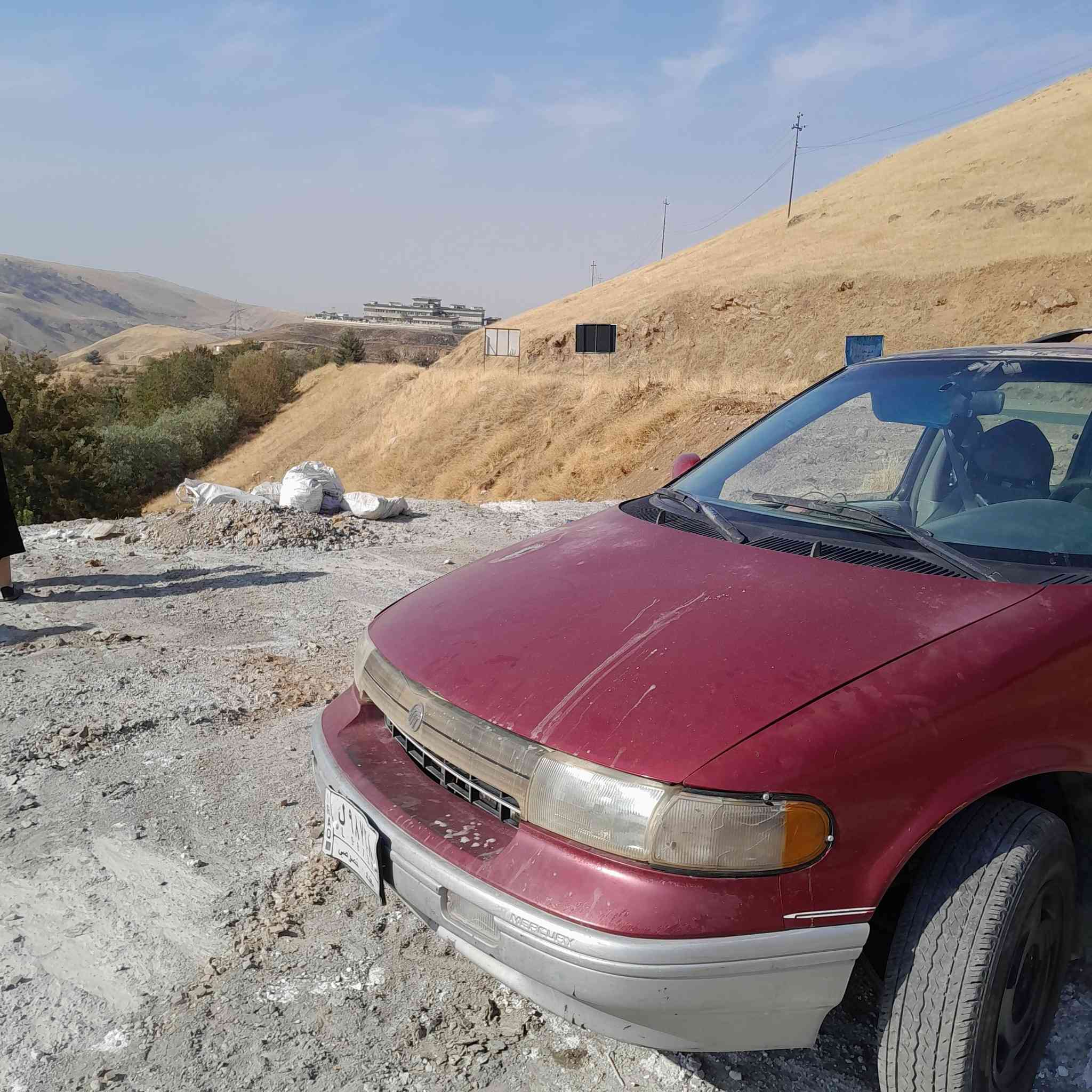 سيارة يابانية امريكية صناعة مشتركة بين نيسان وفورد
٧ راكب كير ومحرك وكهربائيات وعقول وصدر نيسان والبدي والدواخل امريكي فورد
تبريد ٣ قطع شغال
كراسي كهرباء جام امامي وخلفي ومرايات كهرباء 
دشبول دي جي تل 
كلشي شغال 
محرك ٣٠٠٠ نفس الظمكسما بلاد بدون تحوير
موديل ٩٥ 
معها ادوات 
محرك كير داينو سلف ديلكو عنبار وباور بريك لايتات فجوك بريك فلنجات راديتر كيلونات ابواب يدات دركة ستيرن مع جوزة تشغيل مع يدات ماسحة والاشاير قاعدة فيوزات ظفيرة وعقول وبطاين ابواب وكفرات وهواية غراض انطيهم مع السيارة
مكان الشعب السعر ٤٠
***********
