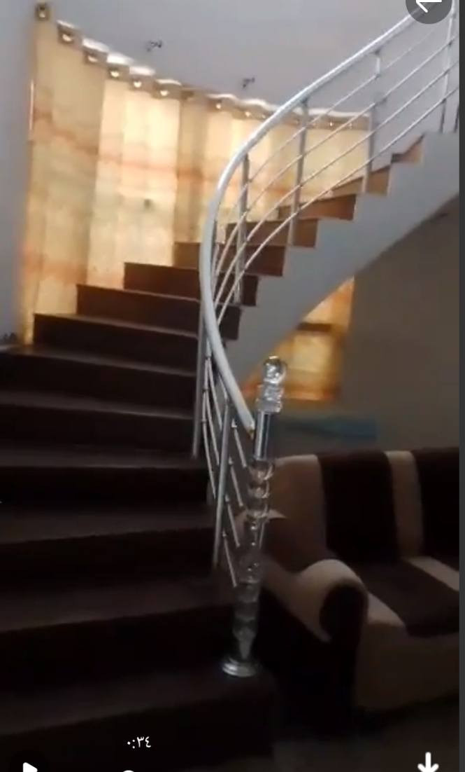 🔰♦️ مشتمل سكن للبيع ( #مربع)♦️🔰 
                    
♦️ الــمنطقة : حي الحوراء
 
♦️ الموقع. : قرب شارع ابو الفضل
 ( #المربع_الذهبي )

♦️ الــمسـاحــة  : 120م
( الواجهة 12م / النزال 10م )
 
 #الواجهة_مُغلفة ، #خارطة_مميزة   #سطح_شتايكر

♦️يتكون من طابق ونص

⭐يحتوي الطابق الاول  ⭐
 🌿  استقبال  - 🌿مطبخ   - 🌿هول🌿غرفة  نوم  -🌿  ومجموعة صحيات

 
⭐يحتوي الطابق الثاني ⭐
🌿هول كبير - 🌿 وغرفة نوم - 🌿ومجموعة صحيات 
التفاوض مع صاحب الدار حصراً 

************************************

❌لــمــعــرفـــة الــمــزيــد ❌
الاتصال على :
📱***********📱

✨🔥مــلاحـظـة 🔥✨
مستعدوووون لعرض كافة العقارات للي يرغب بيع البيت او القطع 💁🏡
