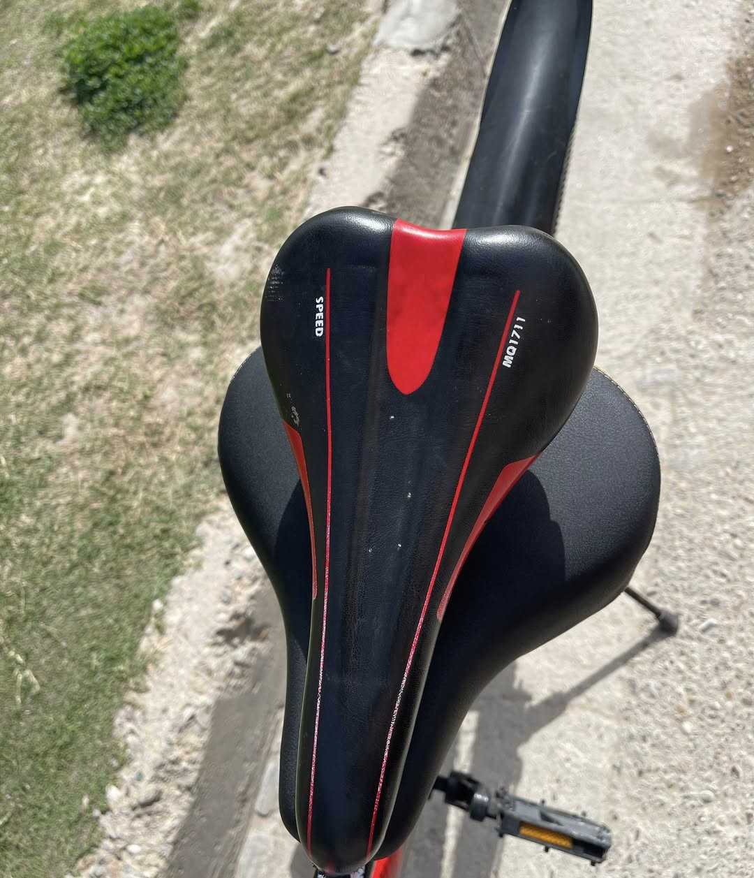 بايسكل جبلي
السلام عليكم بايسكل جبلي حجم 29 نوعية GINAVT دبلات قفل وفتح
المكينة 3x7
بريك امامي و خلفي دسك
كير و بريكات شغالة
و مشتريلة سرج طبي مريح ابو الدبلات اضافة وية السرج البلادي مالتة موجود بالصور 
 البايسكل الياخذة فلس ميذب عليه كلة جاهز بدون نواقص ونظافة مثل مموضح بالصور 
للبيع سعرة 110 الف مكاني بغداد الغزالية للاستفسار ***********
