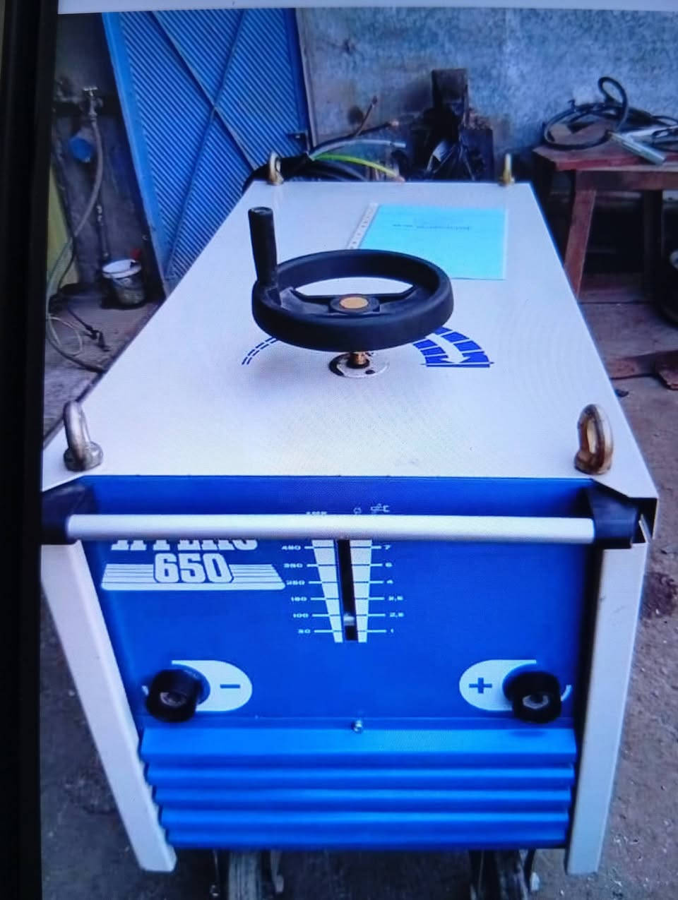 السلام عليكم مكينة لحيم وزن250،،،كيلو ثري فيز ***********,,,واتس،،او ماسنجر
