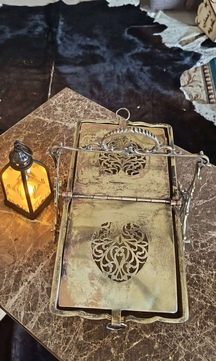 بسم الله ماشاء الله، ولا حول ولا قوه الا بالله، إنما الخير والعوض من عند الله.
............................

رمضان كريم، يلا بينا نحلي بقى بأحلى بسكوتيره.

............................

للبيع بإذن الله:

- بسكوتيره نحاس فرنساوي قديمه جدا، أنتيكه بدون ديفوهات، حجم كبير ووزن تقيل، تحفه فنيه تزيني بيها سفرتك، تنفع عروسه.

................................

الحمد لله حمدا كثيرا طيبا، نحمده ونشكره على نعمه وفضله علينا.

إستمتعوا معايا، التفاصيل بالفيديو،،،،


**إذا كنت صاحب هذا الإعلان وتريد حذفه لأي سبب، رجاءا أرسل رسالة إلى الدعم الفني**