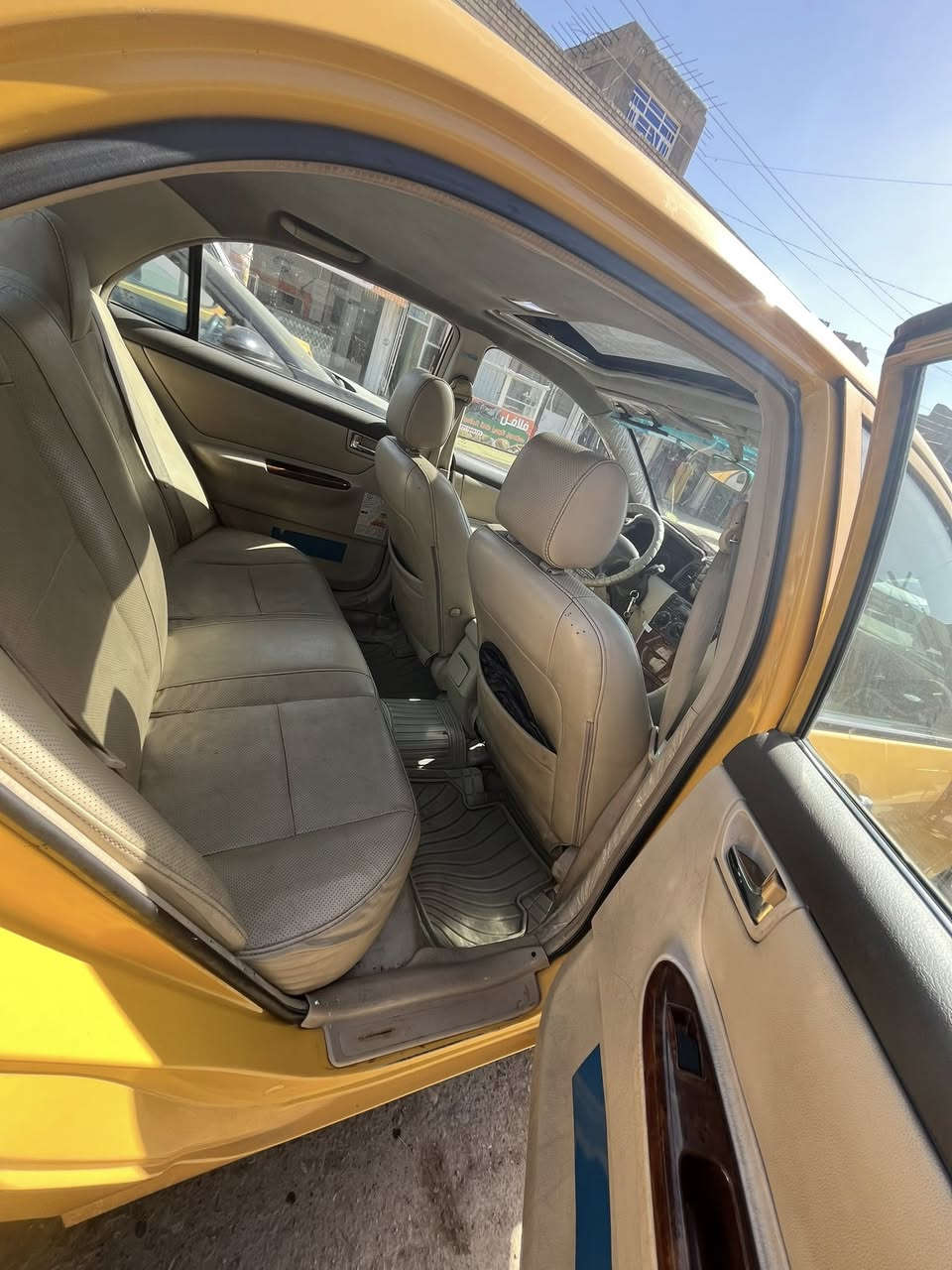 السلام عليكم 
بيوايدي فول اعلى فئه f3  2013 فتحه حساسات خلفيه سياره كفاله كير مكينه كهرباء ضربه صبغ من الدعاميه لدعاميه تبريد ثلج كير عادي زوج تاير جديد صدر امي خلفي جديد بس عوزه شمعات امامي وروس ارواط فقط والباقي كله جديد  هيئه غرامات مصفره قبل يومين 
السعر 57 وبيه مجال 
العنوان/ جزيره بغداد السياحيه/ كميره 
*********** واتساب موجود
